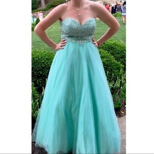 Mint Green Cecily Brown prom/homecoming dress!